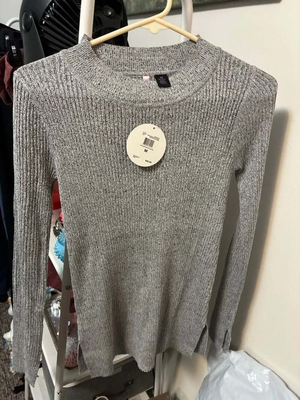 Women’s Medium love by design gray marled sweater nwt